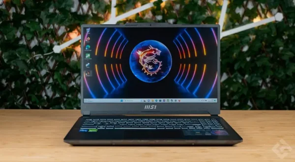 MSI PC  PORTABLE  AVEC DOUBLE CARTE GRAPHIQUE